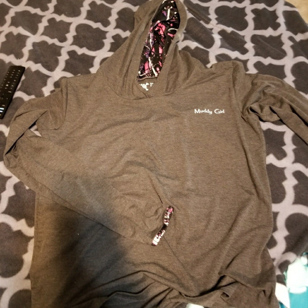 Long sleeve muddy girl top
